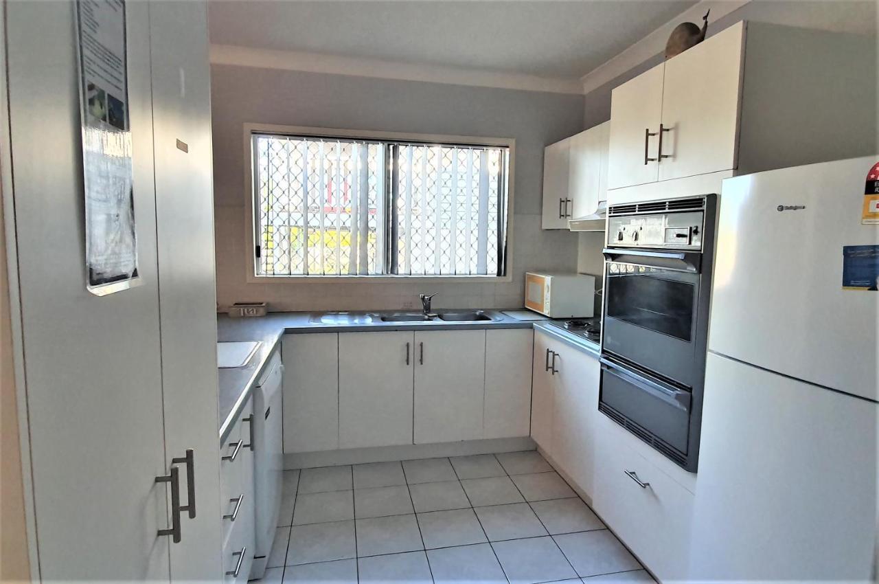 Villa Venezia Apt 3 - Spacious Hervey Bay Beachfront Apartment Luaran gambar
