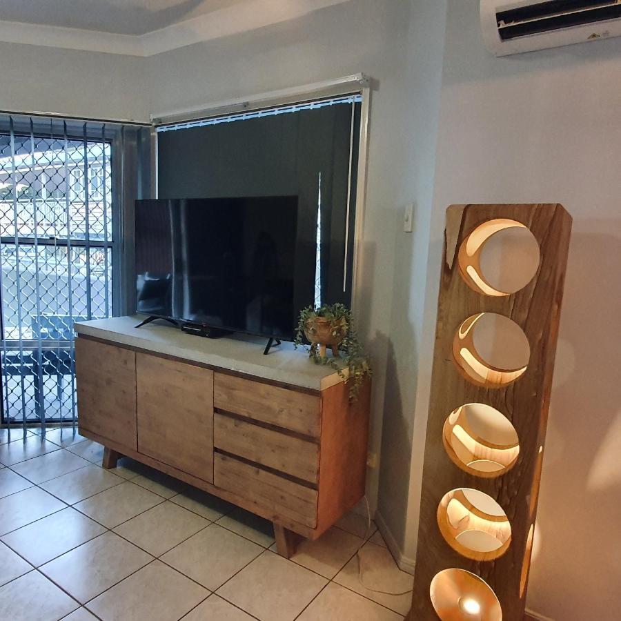 Villa Venezia Apt 3 - Spacious Hervey Bay Beachfront Apartment Luaran gambar